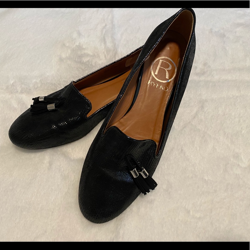 NWOT leather black flats 🥿